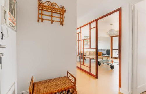 Sixties 64 2 bedrooms apartment with a balcony and parking in Biarritz - Foto 2