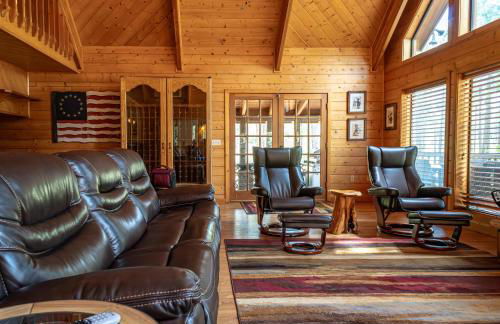 The Lodge Large Cabin, 17 Acres, Playground, Forest Access - Foto 8