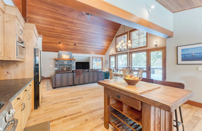 Ward Creek by Avantstay 5 Min Walk to Lake, Deck - Foto 20