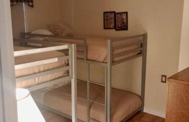 Cozy Ski in out Cabin in Berkshire Resort - Foto 20