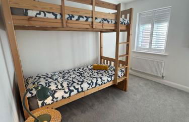 #53 Stylish 4 Bed Home 2 Full 1 Half Bath Free Parking - Foto 52