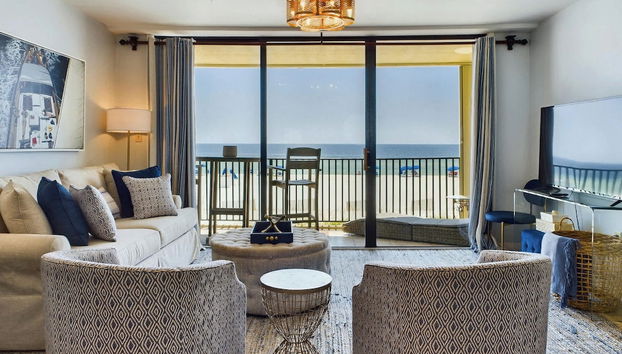 Chic Beachfront Escape: Dreamy View, Balcony, Pool - Foto 5, Zona de estar