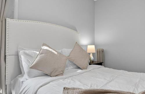 LUX Retreat Home with Yard - Foto 62