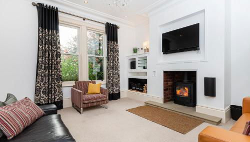 Thrushley Cottage in Wakefield - sleeps 7 - with roof terrace - Foto 3