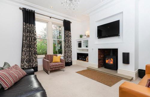 Thrushley Cottage in Wakefield - sleeps 7 - with roof terrace - Foto 3