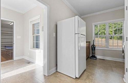 Lake Norman Home Lake Access with Heated Pool & Hot Tub - Foto 33