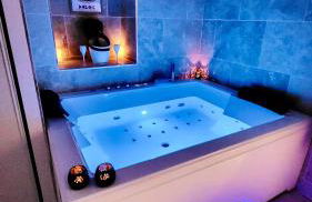 - LA SUITE DELOS - JACUZZI 2 PLACES - CENTRE VILLE A PIED - LIT QUEEN SIZE - PARKING PRIVÉE - WIFI - City Center within walking distance - - Foto 27