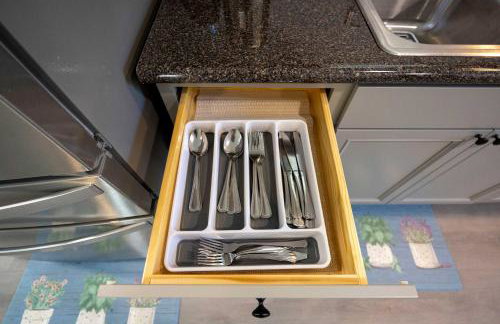 4 Min to Downtown - 11 to Elon - Washer and Dryer - Foto 36