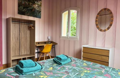 Le So Art, grande maison 4 chambres, terrain de pétanque, grand jardin clos, flipper, babyfoot, jeux Arcade, ping pong,1 km mer, proche golf, Port en Bessin, Bayeux et plages du débarquement, adaptée enfants - Foto 27