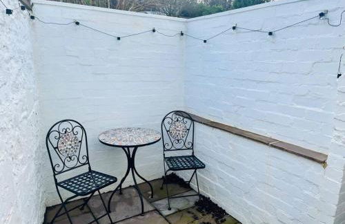 Charming Brecon Beacons Cottage with Parking - Foto 20