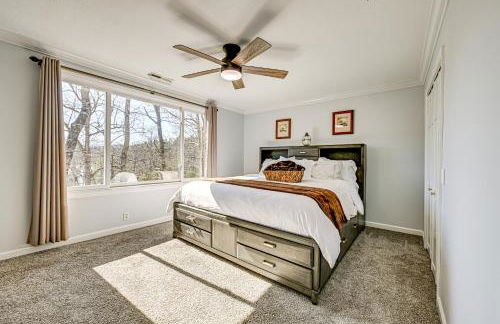 Lakefront Cabin Retreat with Dock in Robbinsville! - Foto 11