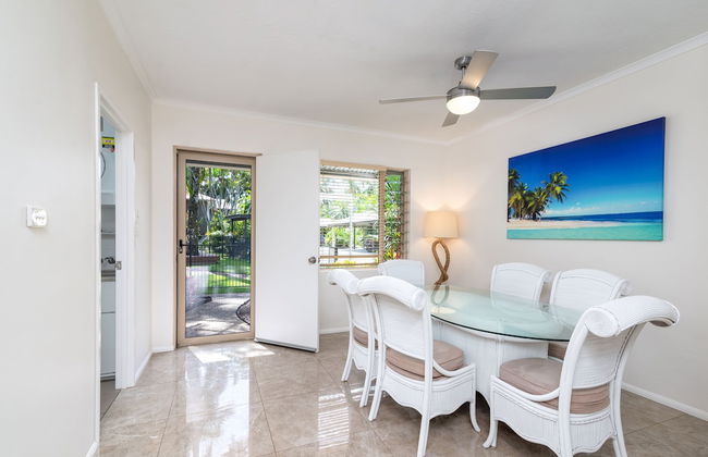 Seascape Holidays – 3 Reef Terraces on St Crispins - Foto 10