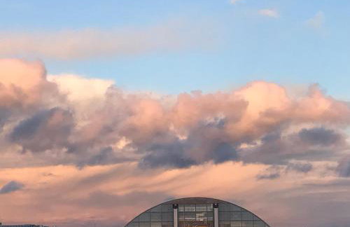 iSTAY APARTMENTS at VIZION - Fully Equipped Modern Serviced Apartments with Balconies, Superfast Broadband, Free Allocated Parking Space, 24h Security, Rooftop Gardens, Located in Central MK - Photo 68