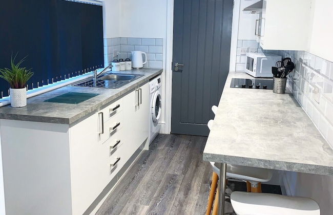 Albert Luxury Hottub and Jacuzzi Apartments - Photo 24