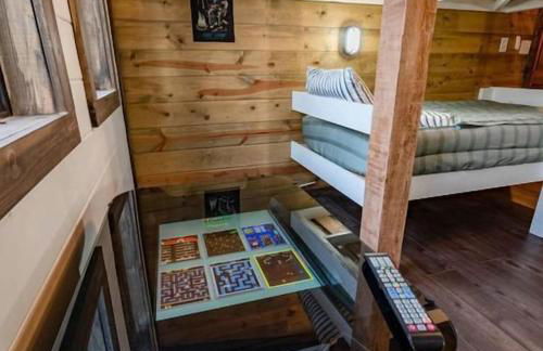 Winter Retreat in the Pines, Cozy Cabin & Fire Pit Nights - Foto 19