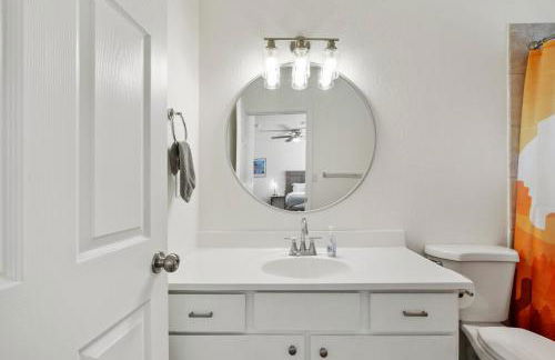 l NEW l Fully Remodeled 3BR 2BTH l 1 Min to Veterans Memorial Park - Foto 29