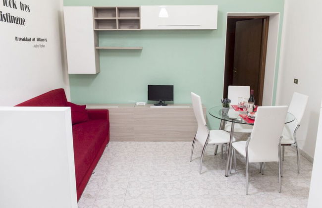 At Home - Navigli - Photo 5