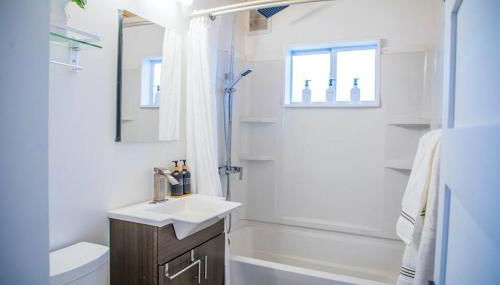 Cozy 3B with Yard 2 min to Downtown - Photo 5