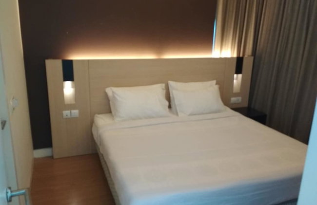 Queens Service Suite at Swiss Garden Residences - Photo 7