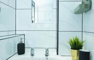 Large 1 Bed Apartment In Southsea Portsmouth - Sleeps 4 & Free Parking - Foto 21