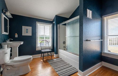 Sawyers Lodge - Historic Soundfront Home, Pool, Hot Tub, Boat Launch, Kayaks, Pets OK, Flex Stays - Foto 57