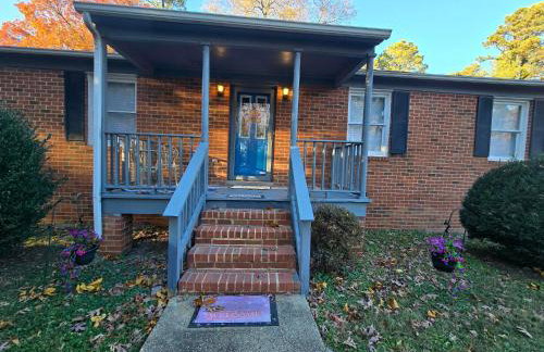 Next Stop! Comfort! 3 BR Near Amtrak Station! - Foto 46