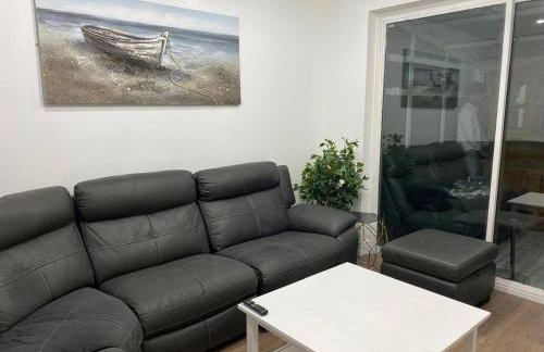 4 bedroom Home Family or Work Stay London - Photo 10