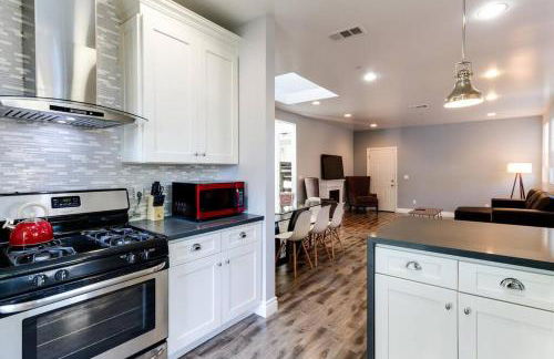 Stylish Modern Lake Balboa Retreat 3 Bedroom House - Foto 12