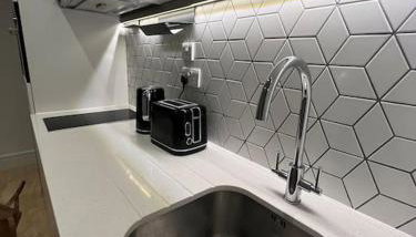 Voyager Haus Apartments, EV Charging Stations, London Heathrow Airport, LHR, Terminal 4, RE-Energise & GO - Foto 4