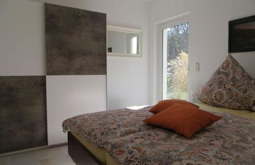 Weisses-Haus-am-Kurpark-Fewo-Gartenblick - Foto 13