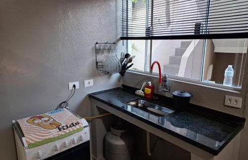 Kitnet Completa perto da Praia e do Centro, Roupas de Cama e Banho - Foto 13