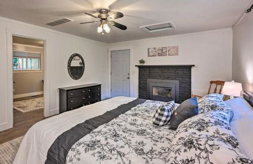 Modern Redmond Home with 2 Fireplaces and Yard! - Foto 11