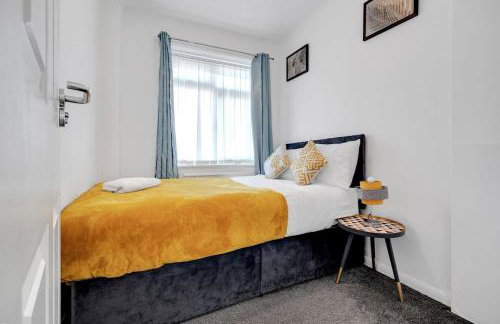Bella Homes-Spacious 4 bedroom Modern Town house Romford - Foto 2