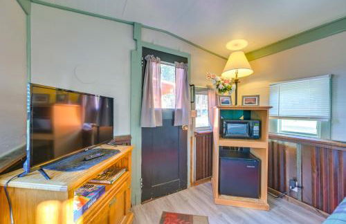 Couples Escape in Railcar, 13 Mi to Mount Rainier! - Photo 6