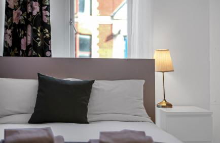 Brilliant 2 Bedrooms Flat Next to The Station - Foto 8