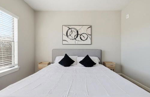 North Dallas 1BR Escape Modern Design Amenities - Photo 15