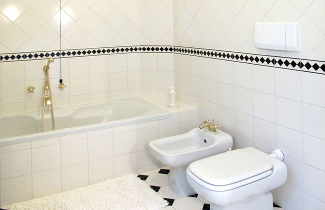 8 bedroom House in Diano Castello with private pool and garden - Photo 20