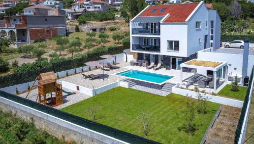 Villa Angelus with heated pool - Photo 2