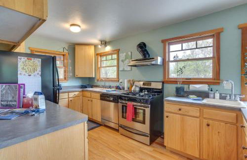 Montrose Family Home with Yard and Fruit Trees! - Foto 11