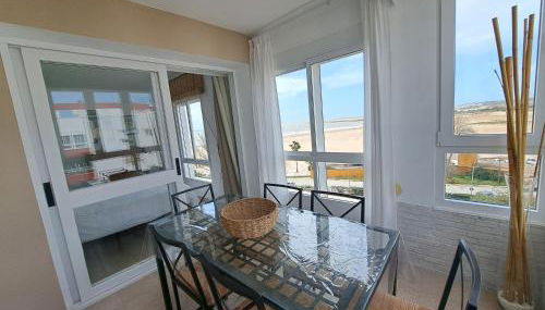 Ático primera línea de playa con vistas al Mar-Climatizado-Wifi-Parking-Solo familias - Foto 5