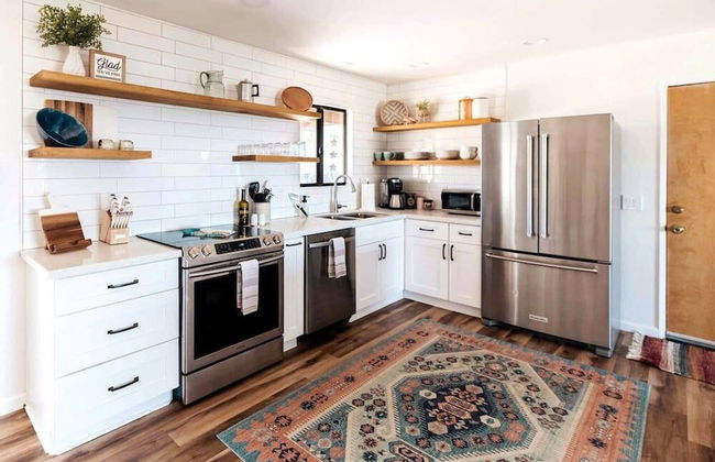 Cozy Rustic Home Minutes to Joshua Tree Nat l Park - Photo 13