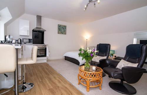 Meadow Wood Mews - Modern Studio Apartment with Parking, Pershore - Foto 1