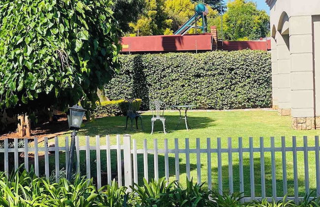 Or Tambo Airport Holiday Home - Photo 55