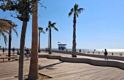 Appartement refait à neuf, climatisé, en rez-de-jardin, à 30 secondes de la plage - Foto 13