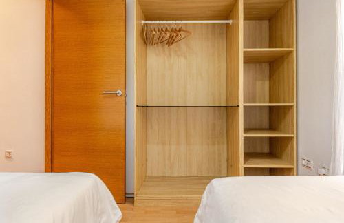 Explore Málaga from a Modern Apartment - Photo 13