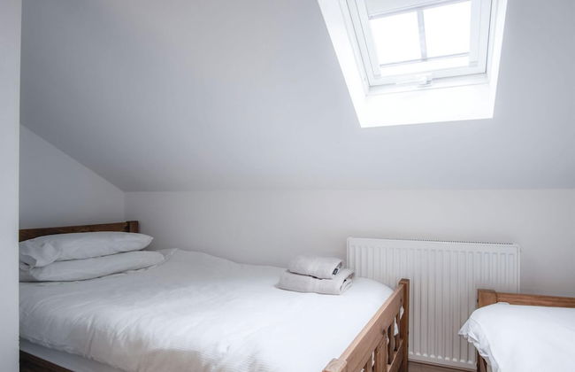 Yellow Cottage - 2 Bedroom Cottage - Dale - Foto 5