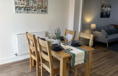 3 Bed Home with Driveway Parking for Contractors & Family stays in Stafford - Foto 19