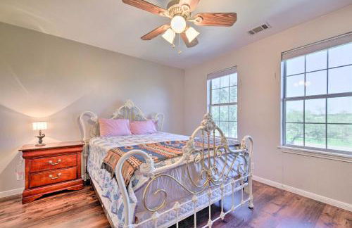 Game Room and Dock Waterfront Granbury Lake Retreat - Foto 17