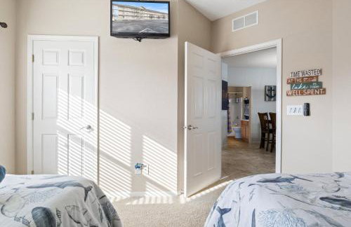 Nautical-Inspired Lakefront Unit w/ Awesome Views - Foto 38