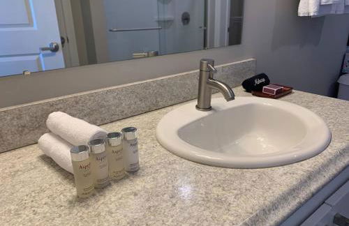 The City View Suite Garage Parking Top Floor! - Foto 13